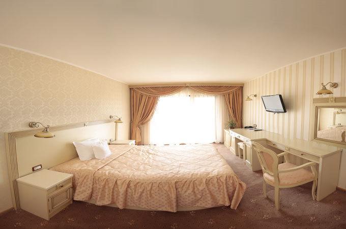 Hotel Majestic Iasi Eksteriør billede